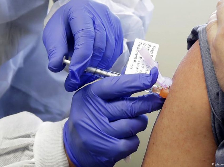 Londër, e moshuara injektohet me vaksinë të rrejshme