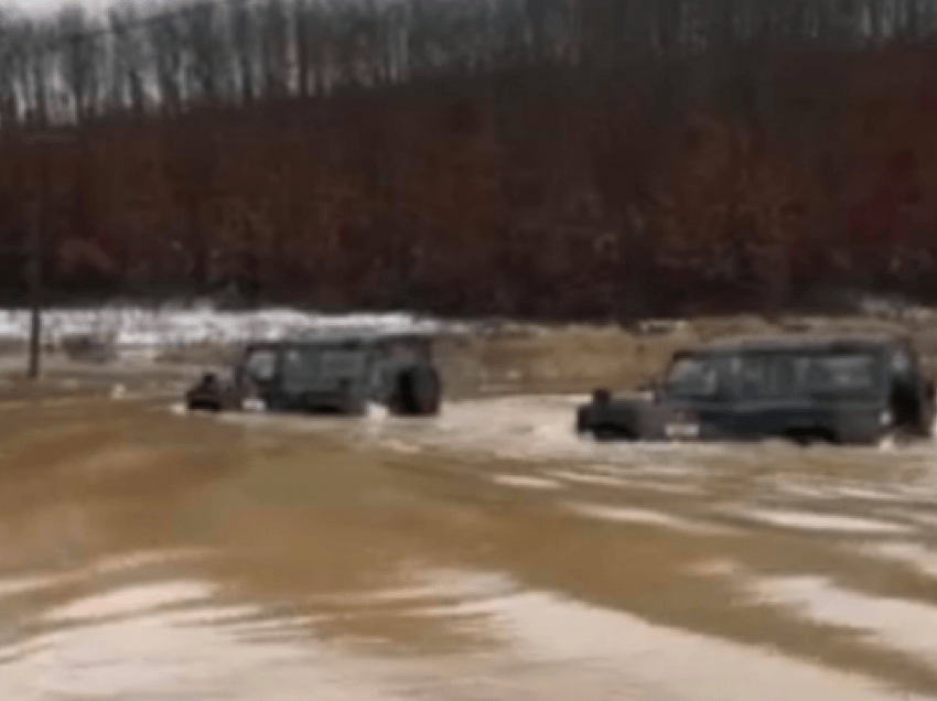 KFOR-i ia del, dy vetura kalojnë këtë thellësi të madhe në fshatin Sojevë