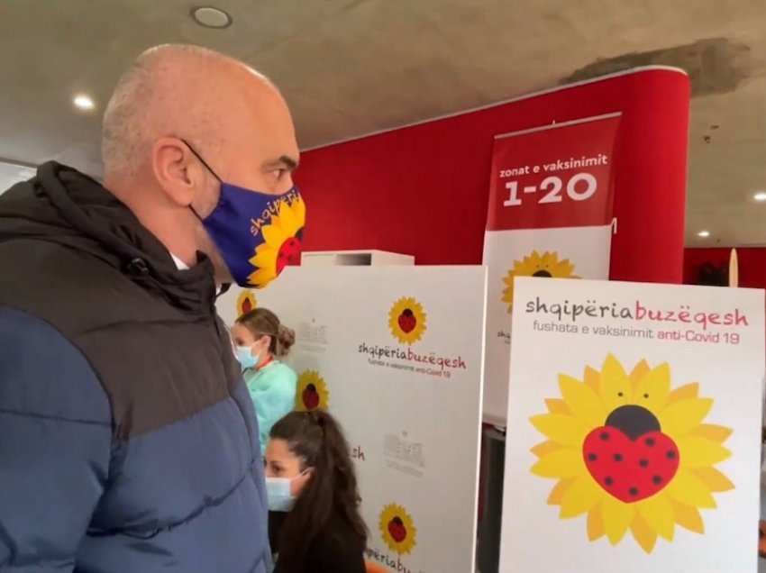 Dita II e vaksinimit/ Rama për inspektim në ‘Air Albania’, Manastirliu: Sot vaksinohen 60 epidemiologë, s’kemi asnjë rast reaksioni