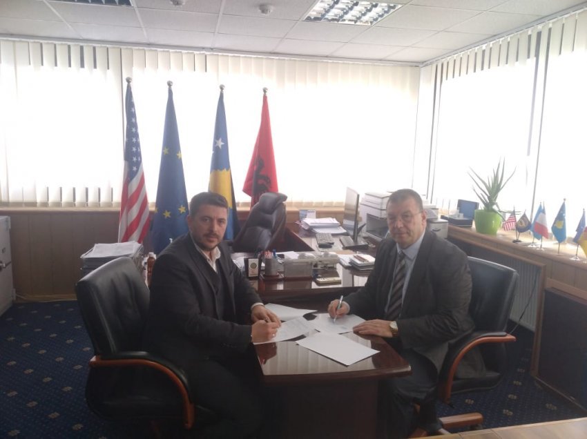 Ujësjellësi i Prishtinës nënshkruan Memorandum bashkëpunimi me Kolegjin Biznesi në Prishtinë