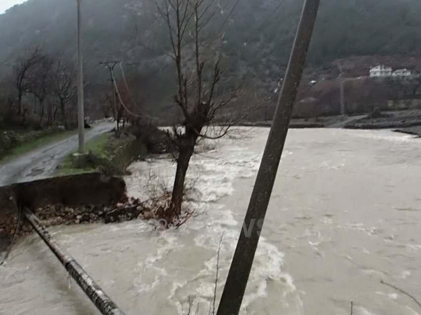 Lezha sot: Torovica e Zadrima ende nën ujë, disa familje rrezikohen nga rrëshqitjet