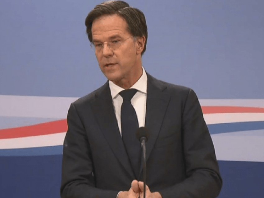 Shembull i demokracisë: Qeveria e Holandës jep dorëheqje për një gabim