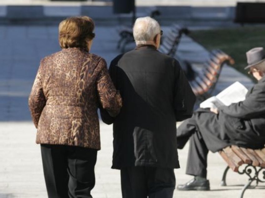 Hoti: Do të rriten të gjitha pensionet që janë nën 100 euro