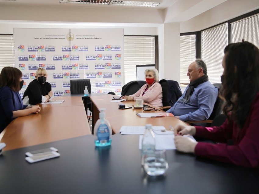 Carovska në takim me SASHK-un : Sindikata është partner i rëndësishëm, së bashku do t′i realizojmë reformat