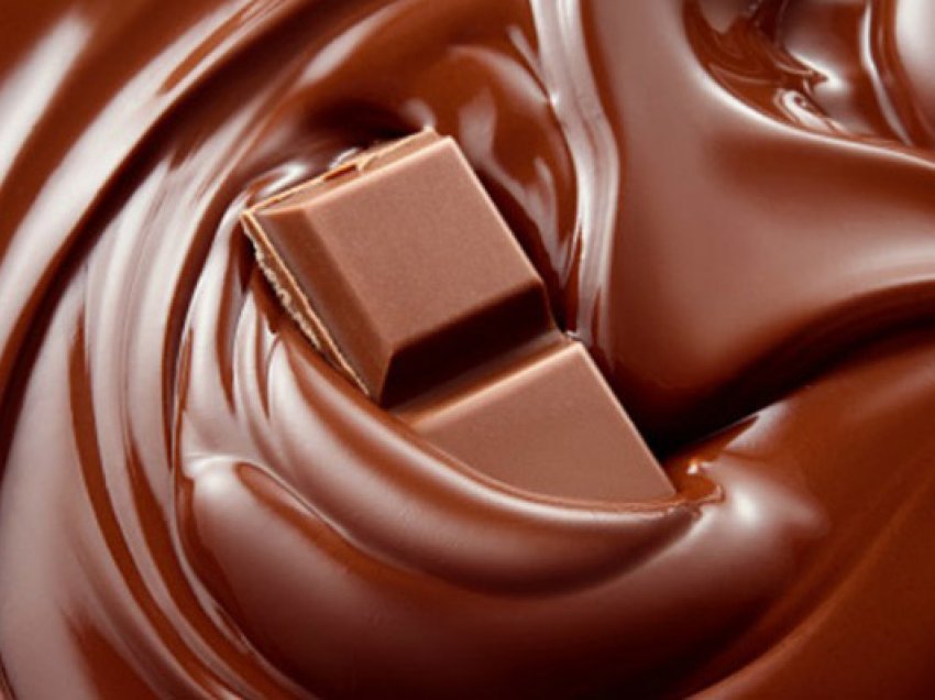 Çokollata ju ndihmon të humbisni peshë dhe ju bën të lumtur
