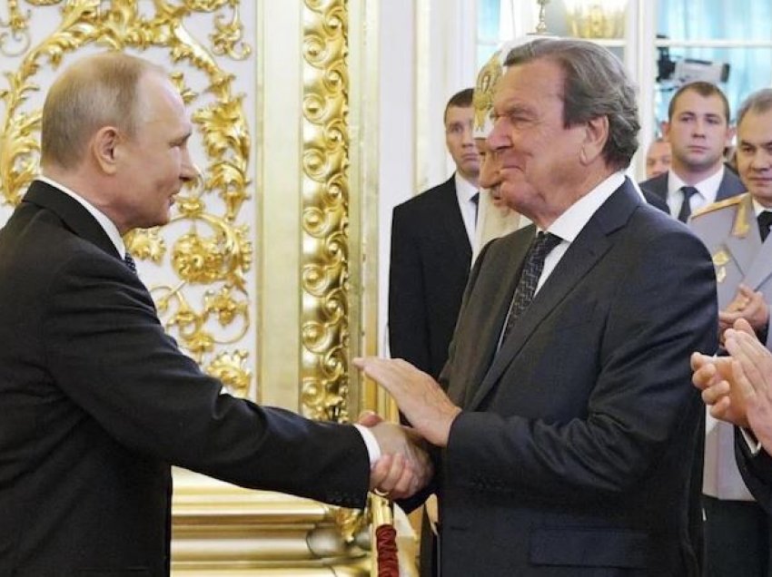 Ish-Kancelari Schröder distancohet nga shoku i tij Putin