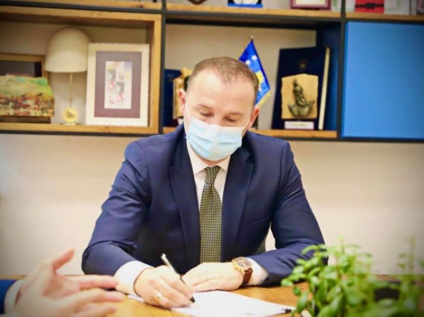 Zemaj nënshkruan udhëzuesin për trajtim me Plazmë të pacientëve me Covid-19