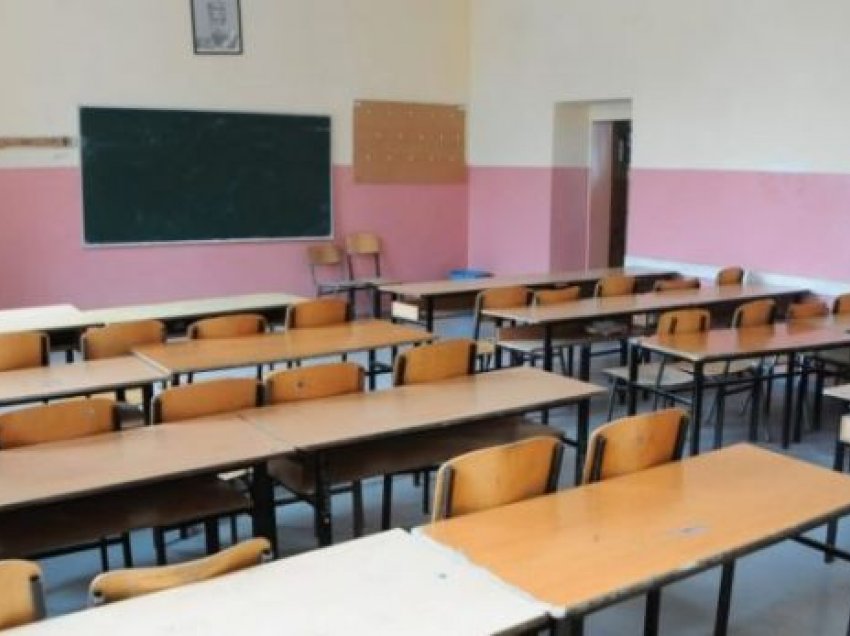 Maqedoni, për një vit, 2.7 për qind më pak nxënës