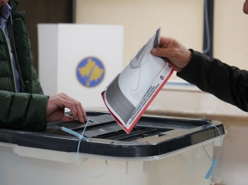 Arrijnë në Kosovë fletëvotimet për zgjedhjet e së dielës