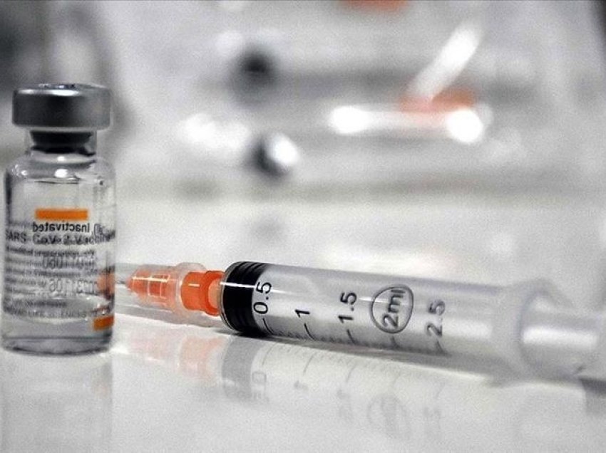 Turqia vaksinoi mbi 700.000 punonjës shëndetësore në 4 ditë
