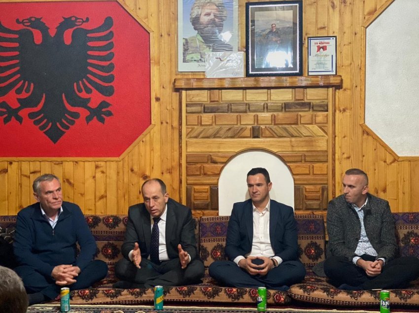 Ferat Shala në odat e Drenicës takohet me aktivistët e PDK’së, harrohen masat anti covid