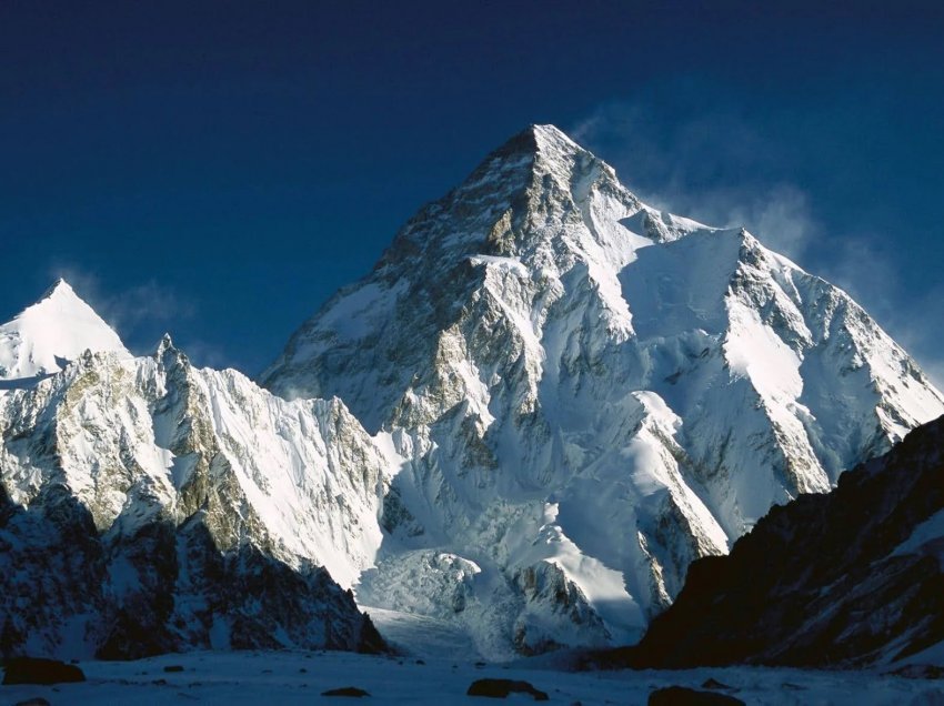 Mrekulli, 10 alpinistë nepalezë ngjitin majën më të rrezikshme - në kushte dimri