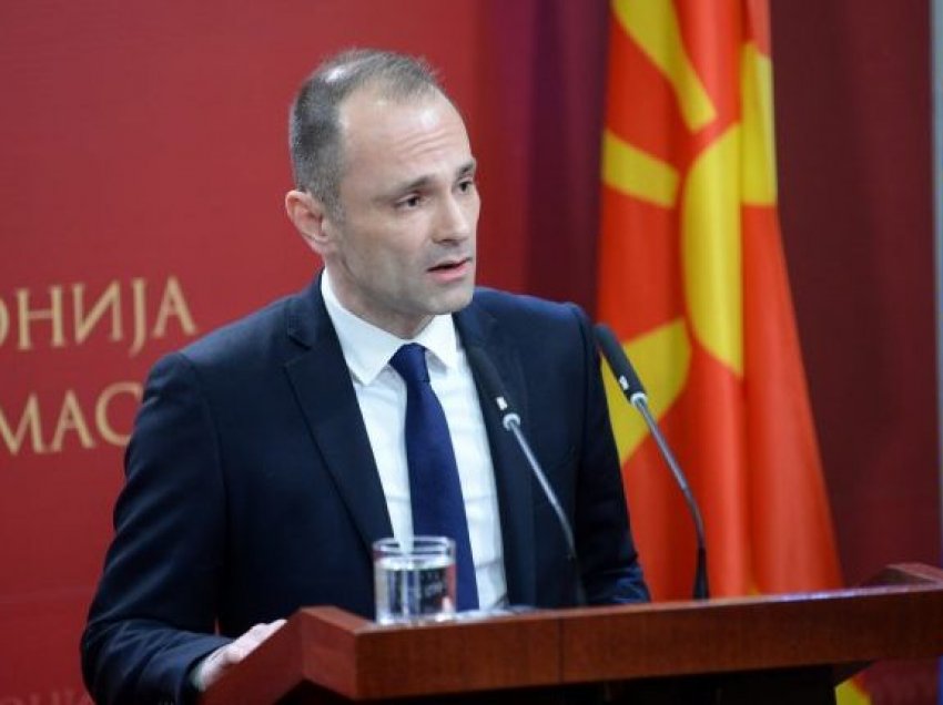 Ministri maqedonas flet për planin e vaksinimit anti-Covid: Vaksinat e para nga Pfizer dhe Serbia do të arrijnë me import ndërhyrës