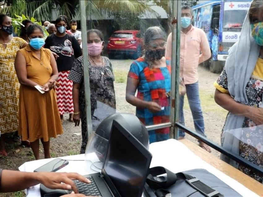 Sri Lankë, pas dhjetë muajsh hapen kufijtë për turistët