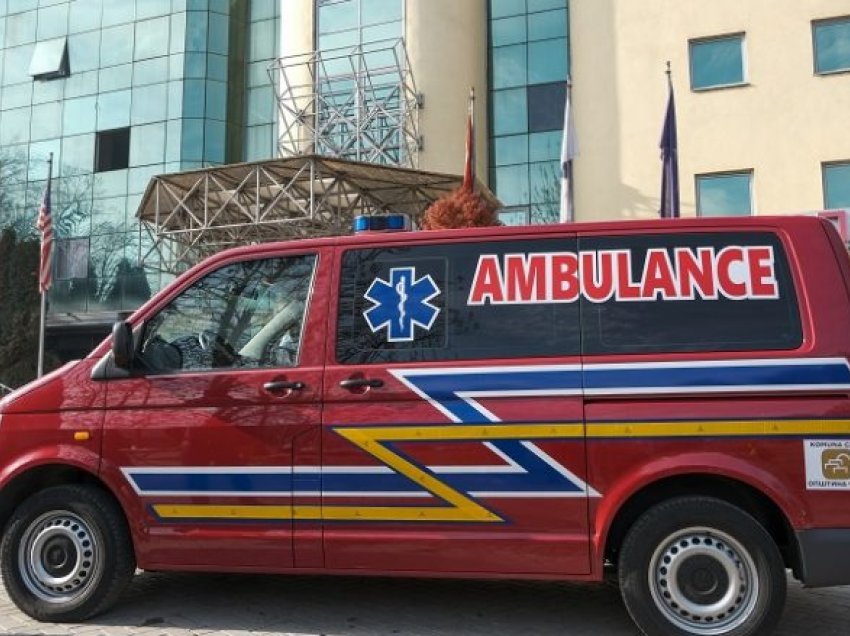 Komuna e Çairit i jep donacion dy ambulanca Qendrës Shëndetësore në Shkup