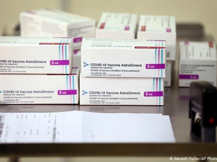 AstraZeneca furnizon në BE më pak vaksina se plani