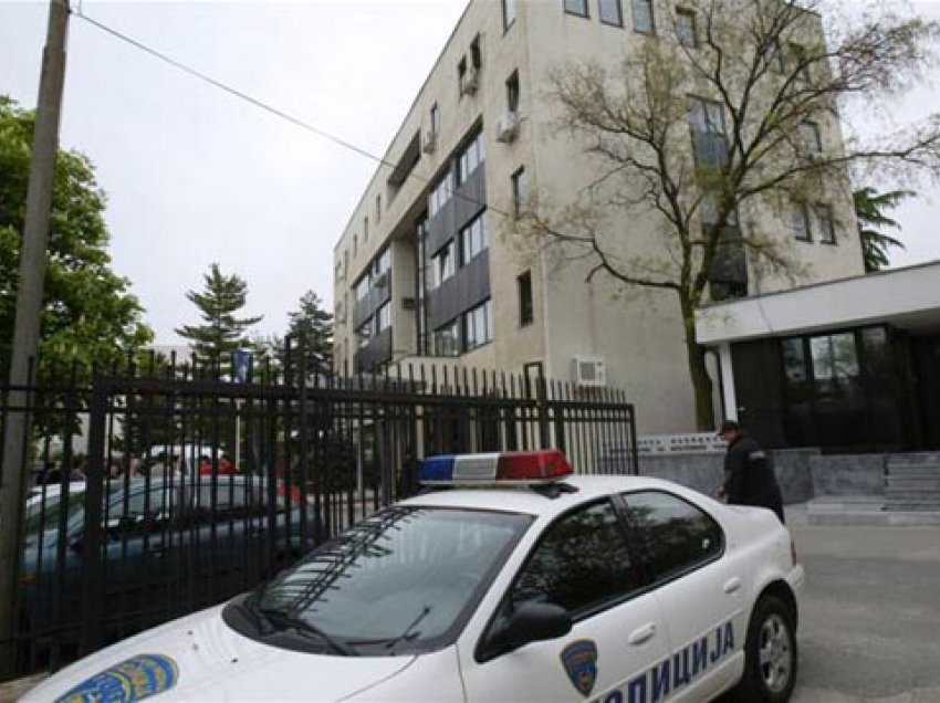 Janë arrestuar 97 shtetas të huaj të cilët kanë punuar të paparaqitur dhe pa qëndrim të rregulluar në objekte në Shkup