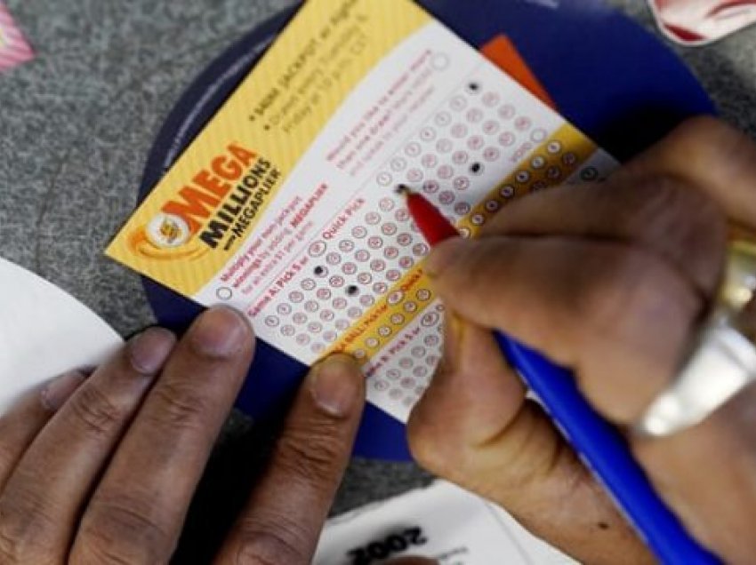 Në ShBA fitohet jackpot-i prej 1 miliard dollarësh në lotari