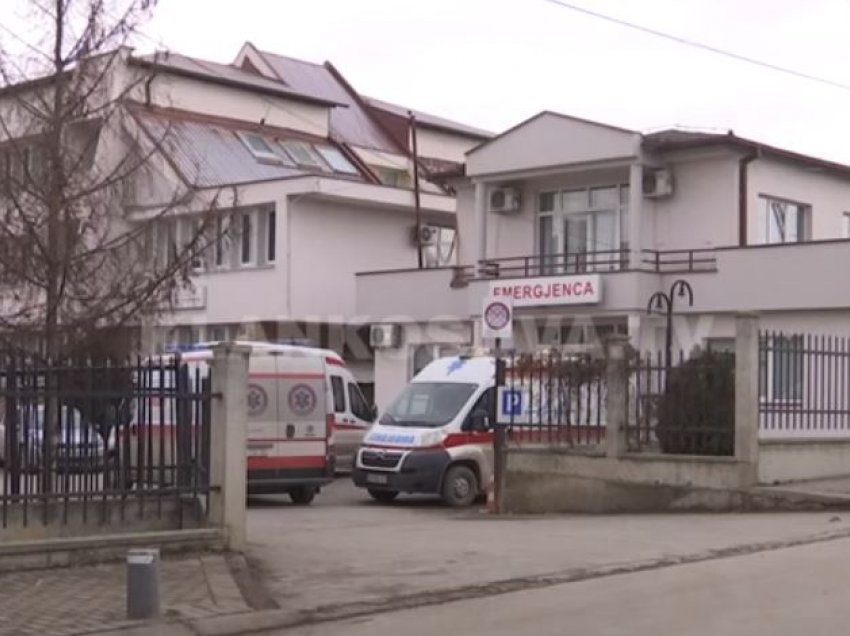 Familjarët e pacientes ankohen për shërbimet në Emergjencën e Podujevës