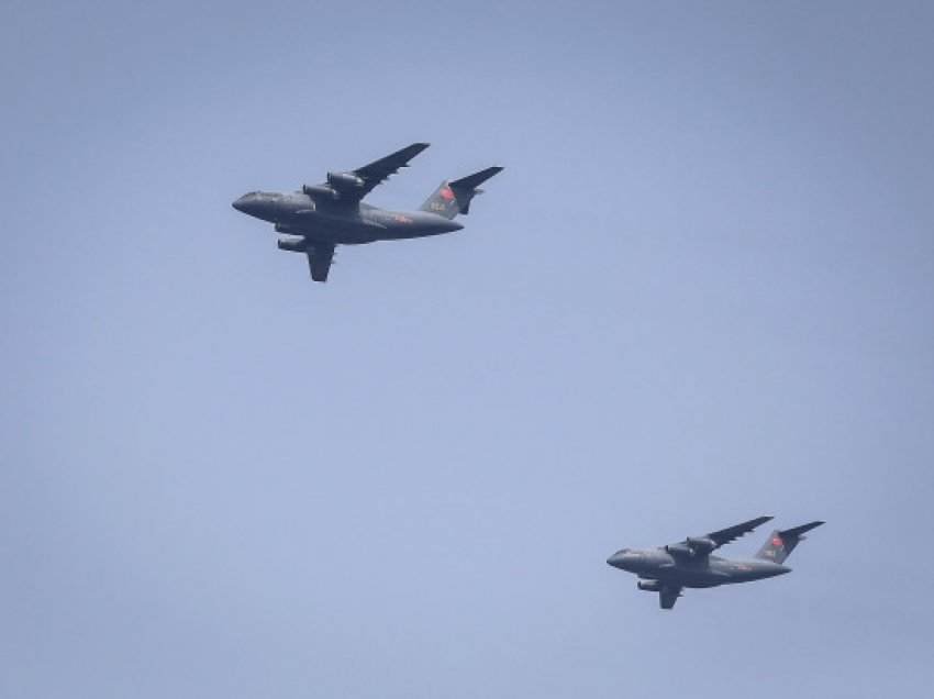 Bombardues, avionë luftarak e anti-nëndetëse/ Rriten tensionet, Kina dërgon ‘flotën’ ajrore në Tajvan