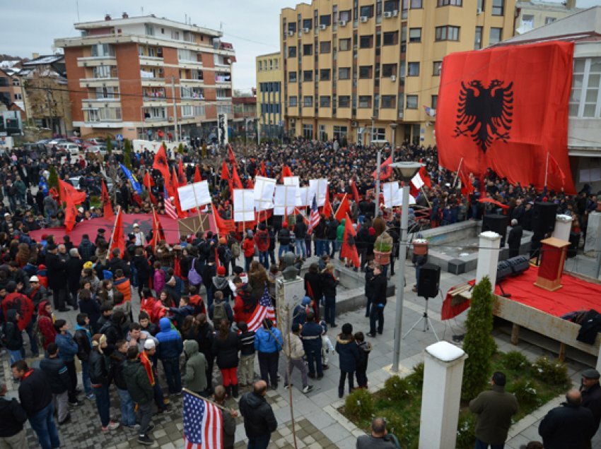 Serbia po i fshin, në heshtje, adresat e shqiptarëve