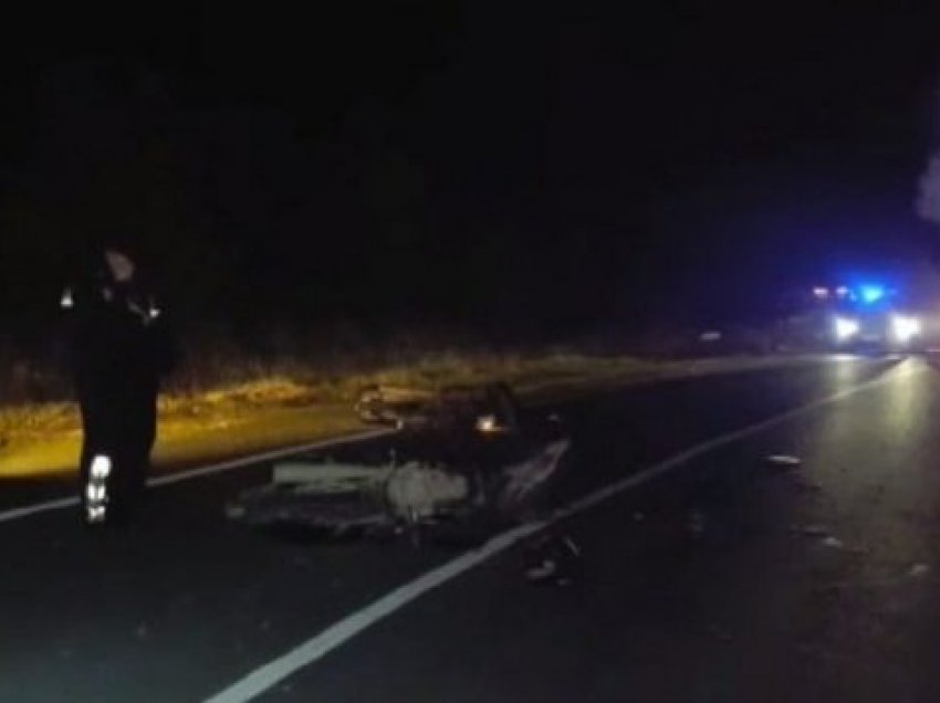 Aksident i rëndë në Cërrik/ Përplasen dy automjete, drejtuesit me fraktura në kokë dhe në trup