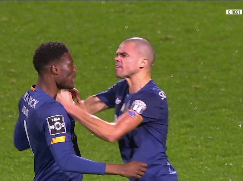 E pabesueshme: Pepe “rrahet” me bashkëlojtarin pas ndeshjes së Portos!