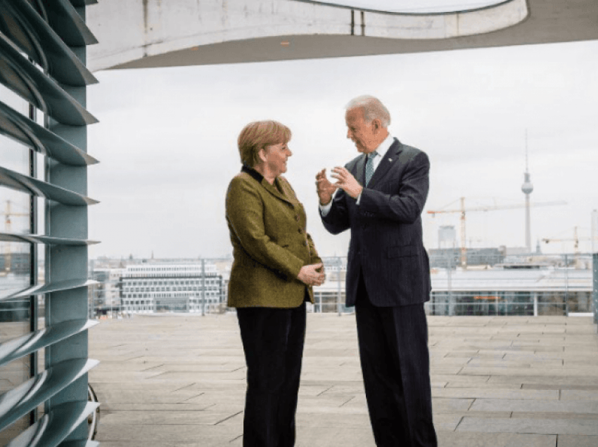 Bideni telefonon Merkelin: Flasin për dialogun Kosovë - Serbi dhe ndërhyrjen ruse në Ballkan
