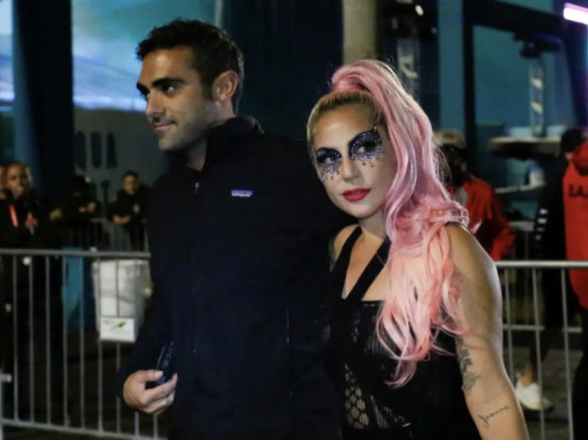 Lady Gaga paska marrë dhe të dashurin në betimin e presidentit