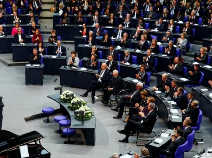 Bundestagu Gjerman ka 25 vjet që e përkujton Holokaustin