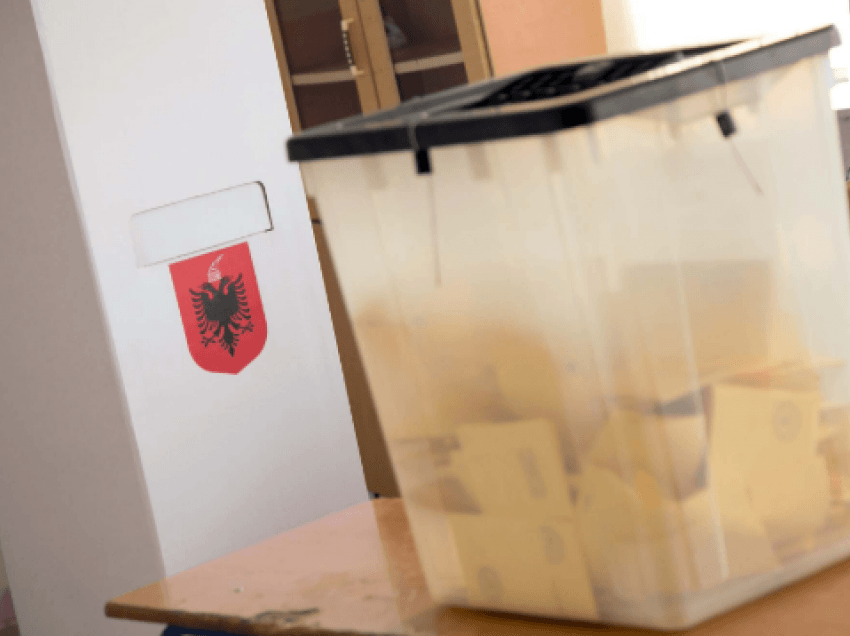 Probleme me pajisjet e votimit në Berat dhe në Dibër