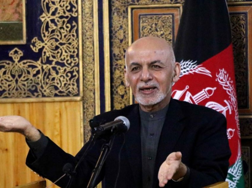 Presidenti afgan i kërkon Bidenit të rrisë presionin ndaj talibanëve