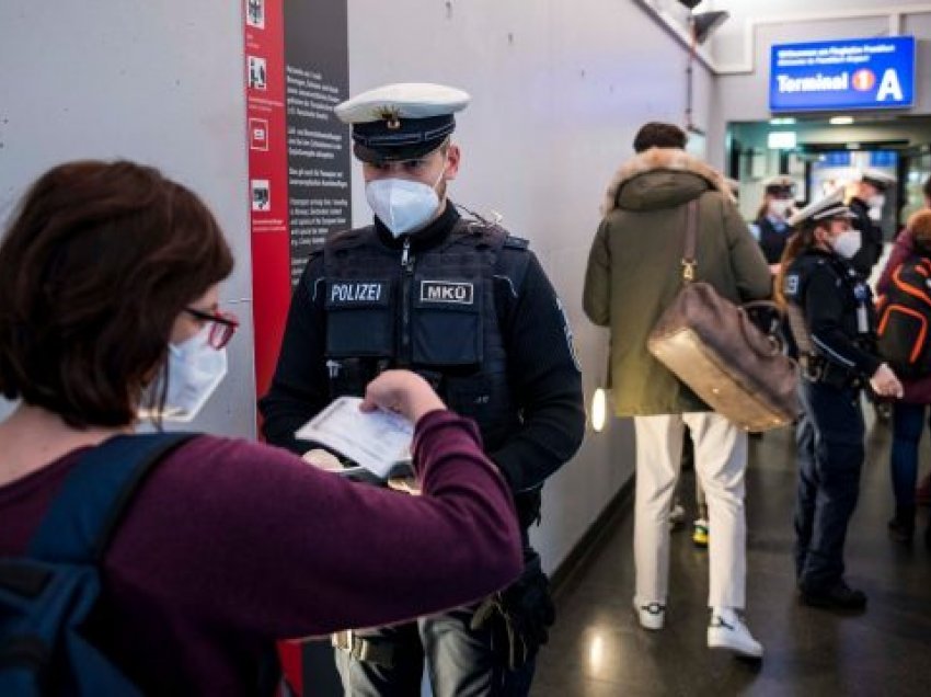 Gjermania pritet t’i mbyllë kufijtë për 4 shtete, frikë nga variantet e reja të virusit