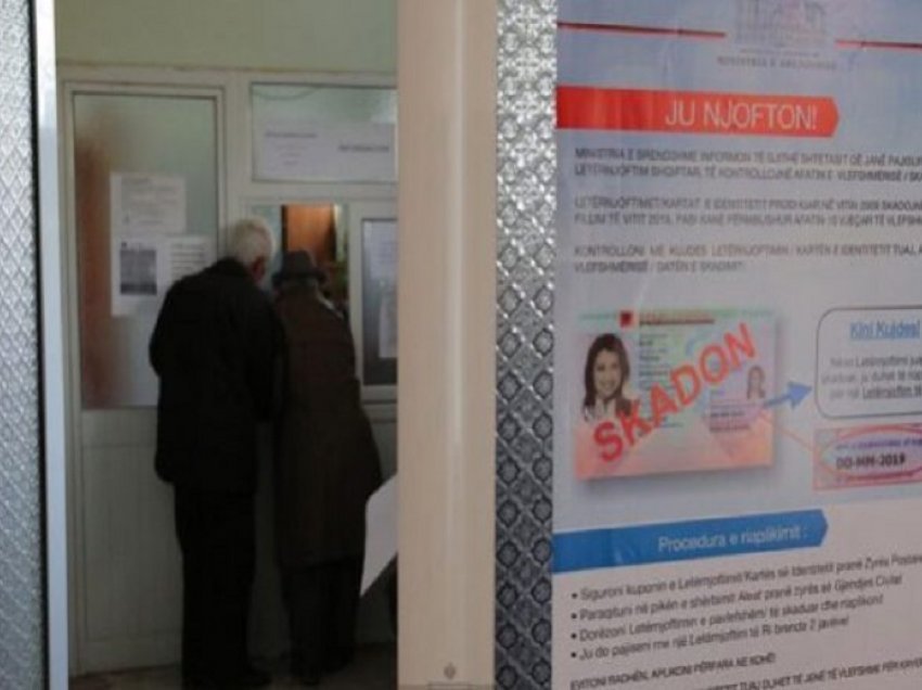Ministria njofton: Qendrat e aplikimit për karta ID dhe pasaporta të hapura edhe të shtunën