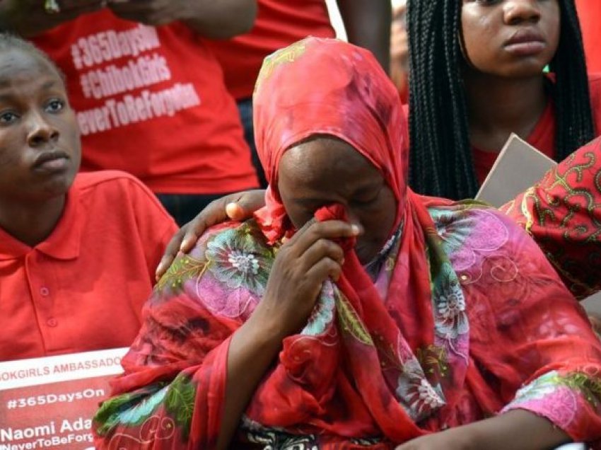 Shatë vite më parë e kishin rrëmbyer pjesëtarët e Boko Haramit, kurse tani ka arritur të arratiset – vajza nga Nigeria i është lajmëruar familjarëve