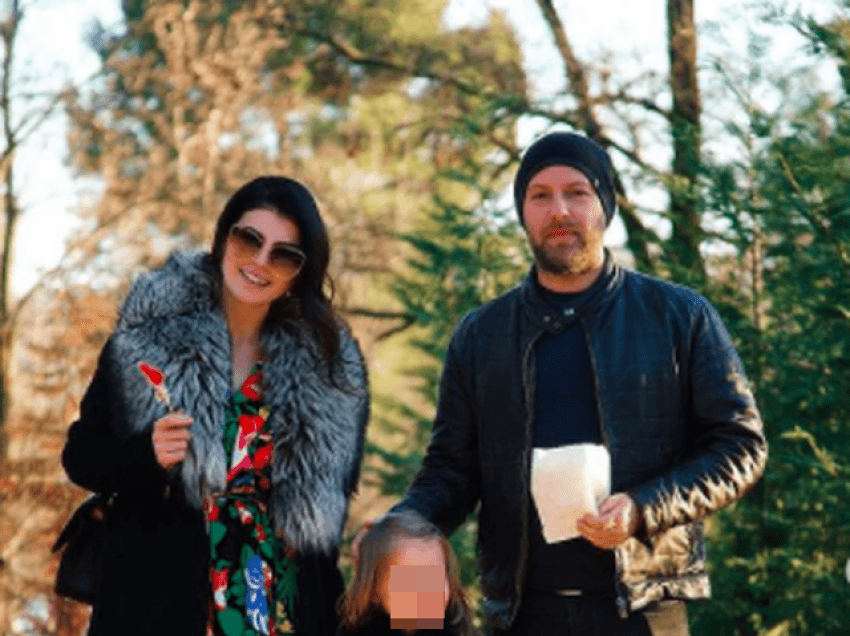 U martua me Markun, Rudina fotografohet duke shëtitur me ish-bashkëshortin dhe vajzën