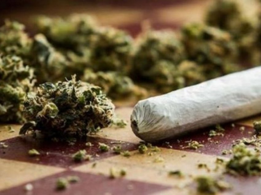 Kapen me marihuanë, arrestohen tre persona në Drenas