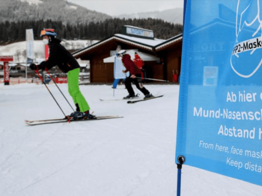 Kapen 96 turistë të huaj duke thyer masat në një resort skijimi