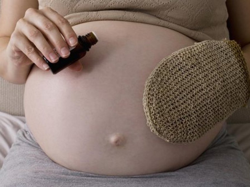 I reklamojnë kudo, por e dini cilët vajra bimore s'duhet t'i përdorni kur jeni shtatzënë?