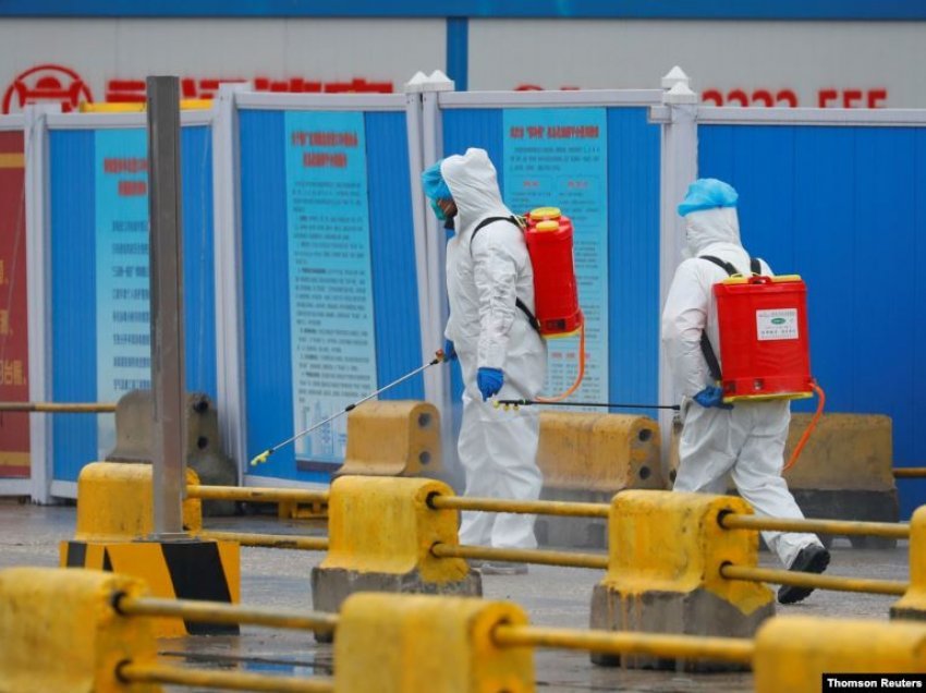 Ekipi i OBSH-së inspekton tregun në Wuhan, mes hetimeve për origjinën e koronavirusit
