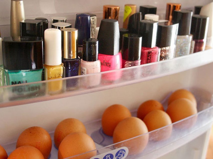 Këto janë 8 produktet kozmetike që duhen ruajtur gjithmonë në frigorifer