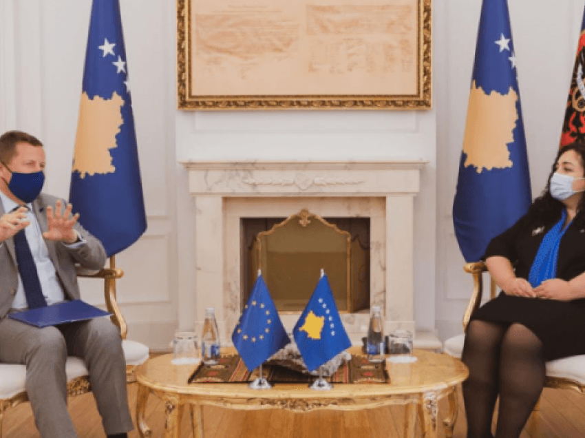 Presidentja Osmani priti shefin e Zyrës së BE-së, ja çka i dorëzoi ai