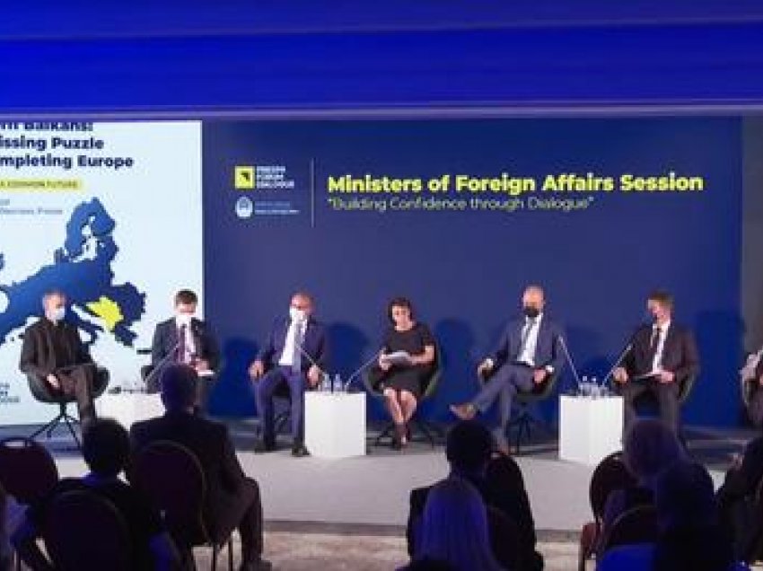 Ministrja Gërvalla përplaset me ambasadoren serbe në Forumin e Prespës