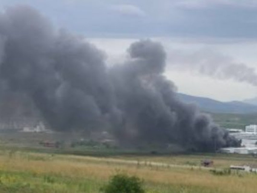 Përfshihen nga zjarri disa depo në zonën industriale në Prishtinë, flasin nga Policia
