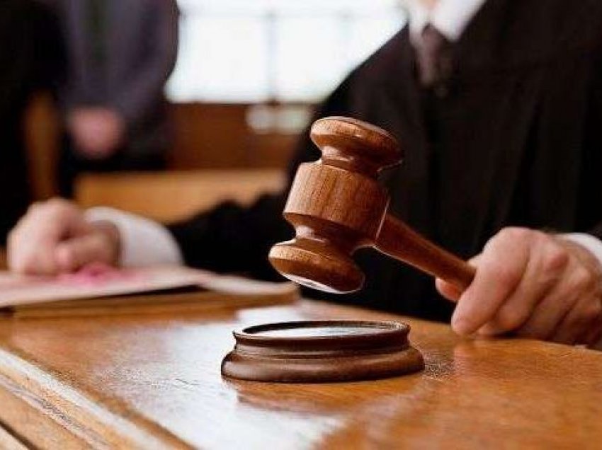 Gjykata vendos për fatin e djalit të Breçanit që i këputi këmbën vajzës
