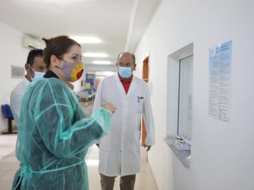 ​Manastarliu: Mjekët po bëjnë maksimumin për t’u kujdesur për familjen e lënduar nga shpërthimi në Velipojë