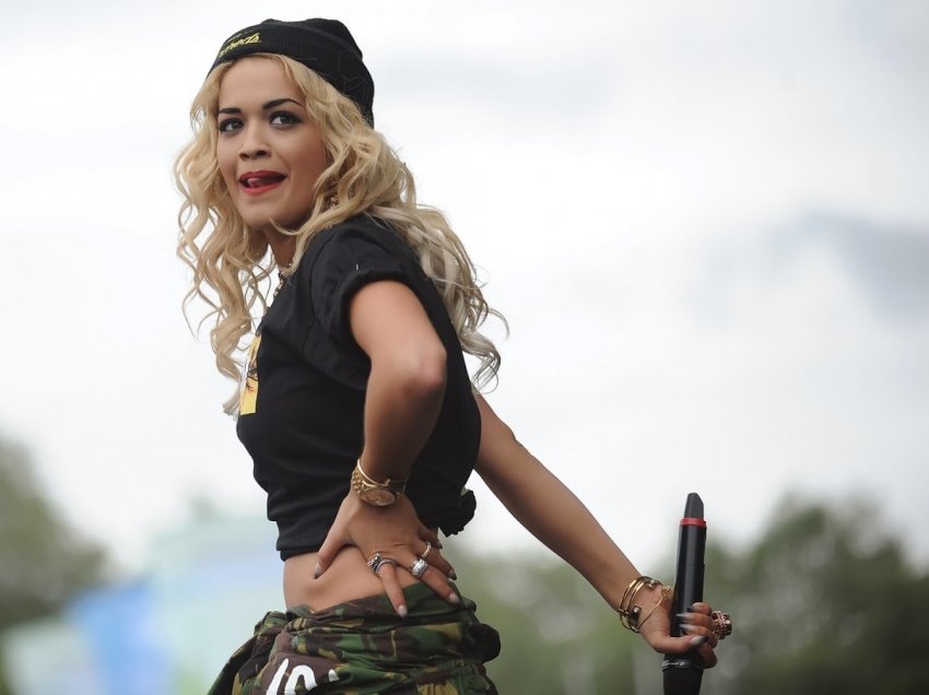 Raportohet se Rita Ora do e rris sigurinë në shtëpinë e saj në Londër, e rrezikuar nga hajnat
