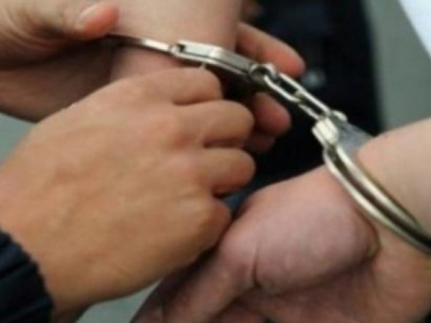 Rahovec - Rrahen për një kabllo elektrike, policia arreston tre persona 