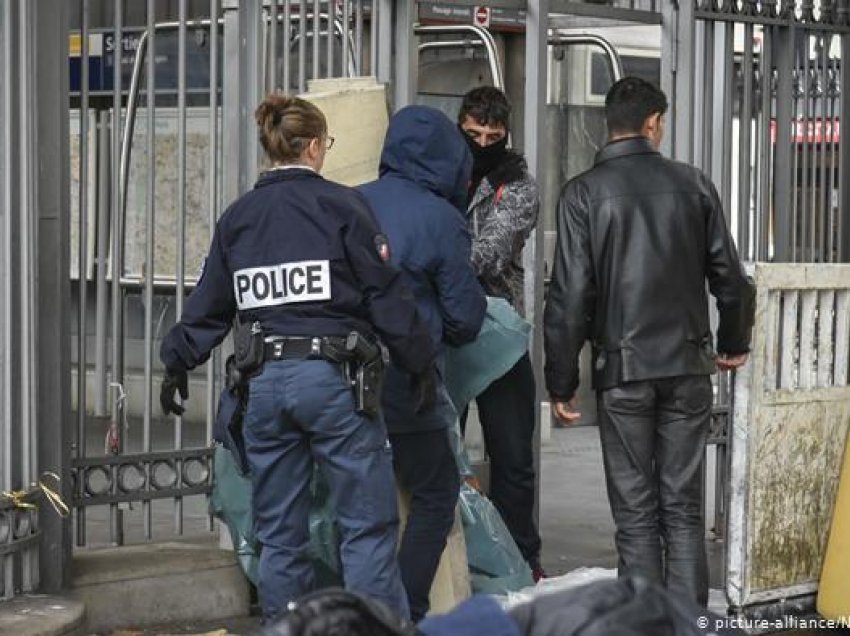 Francë: Më shumë siguri me dëbimin e radikalëve të dyshuar?