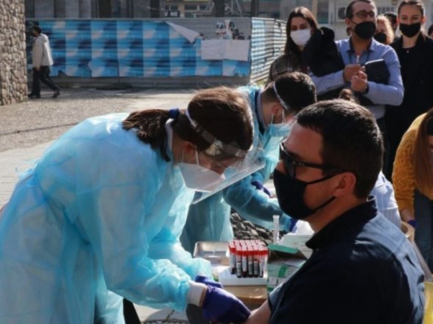 Mbi 10 mijë qytetarë të Maqedonisë janë vaksinuar në Serbi 